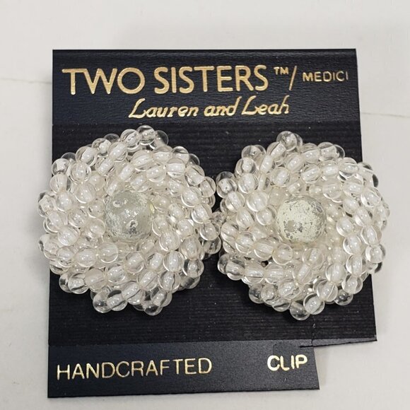 Women's 1.5 Inches Beads Cluster Design Clip-on Earrings - Gray paint Design - Picture 4 of 6